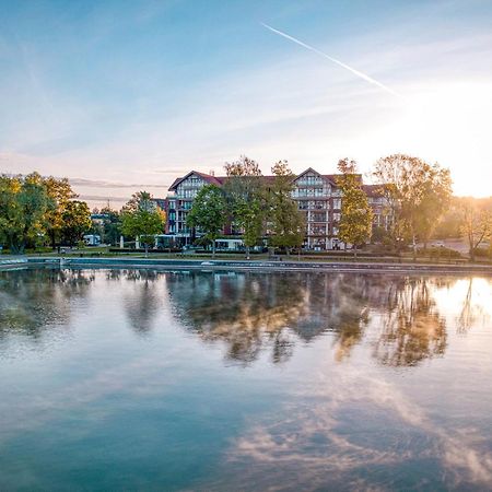 Willa Port Ostróda Eksteriør bilde The lake at the campus of the University of Applied Sciences and Medical University of Southern Tyrol
