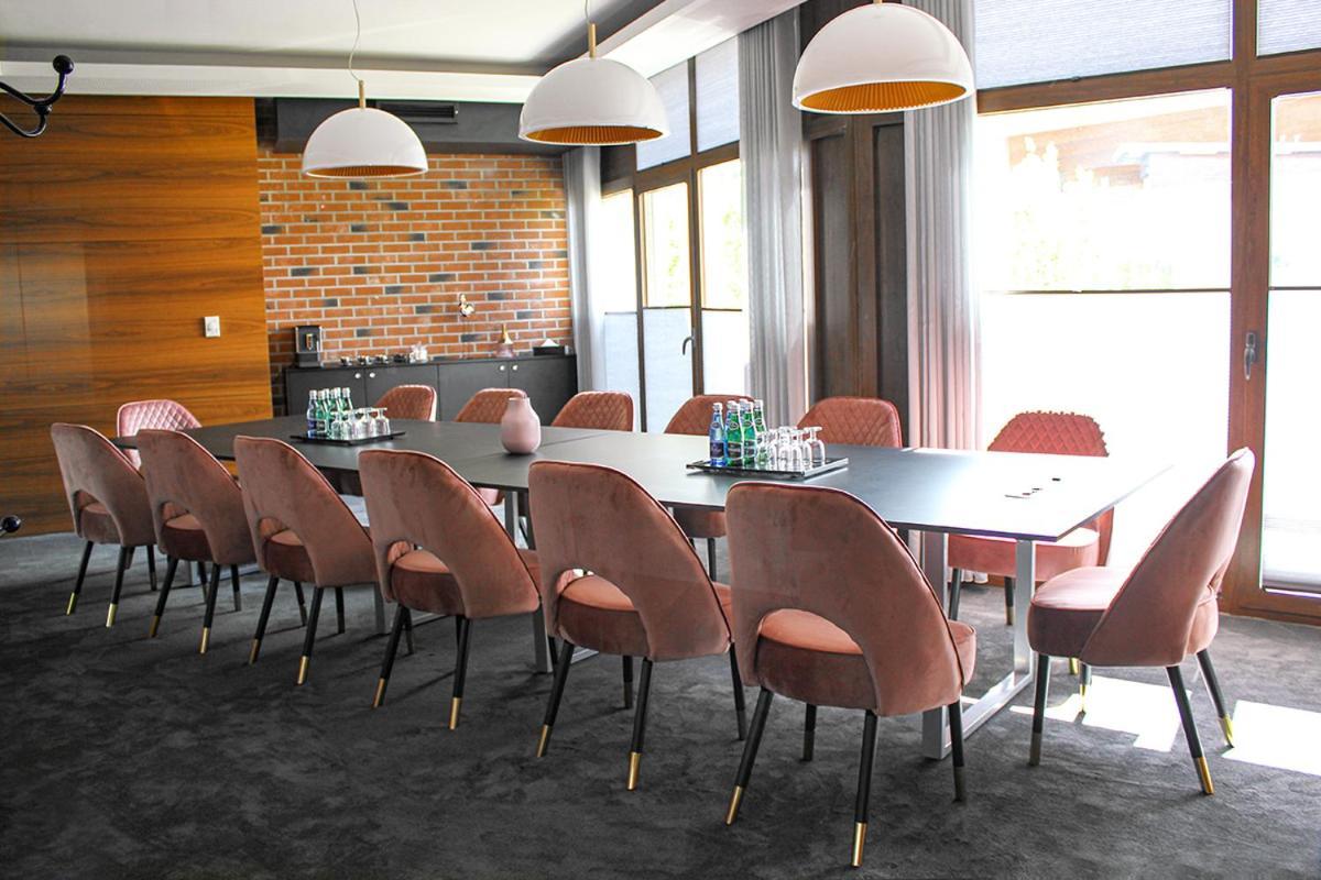 Willa Port Ostróda Eksteriør bilde Meeting room