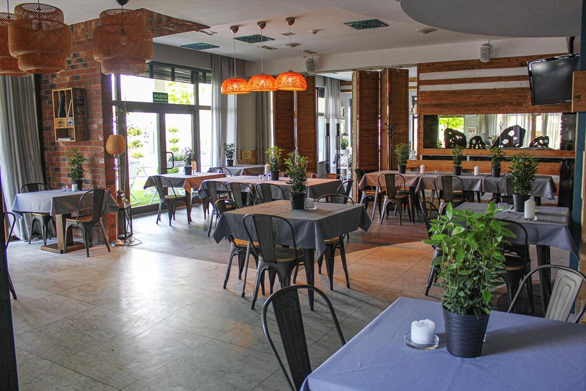 Willa Port Ostróda Eksteriør bilde Restaurant