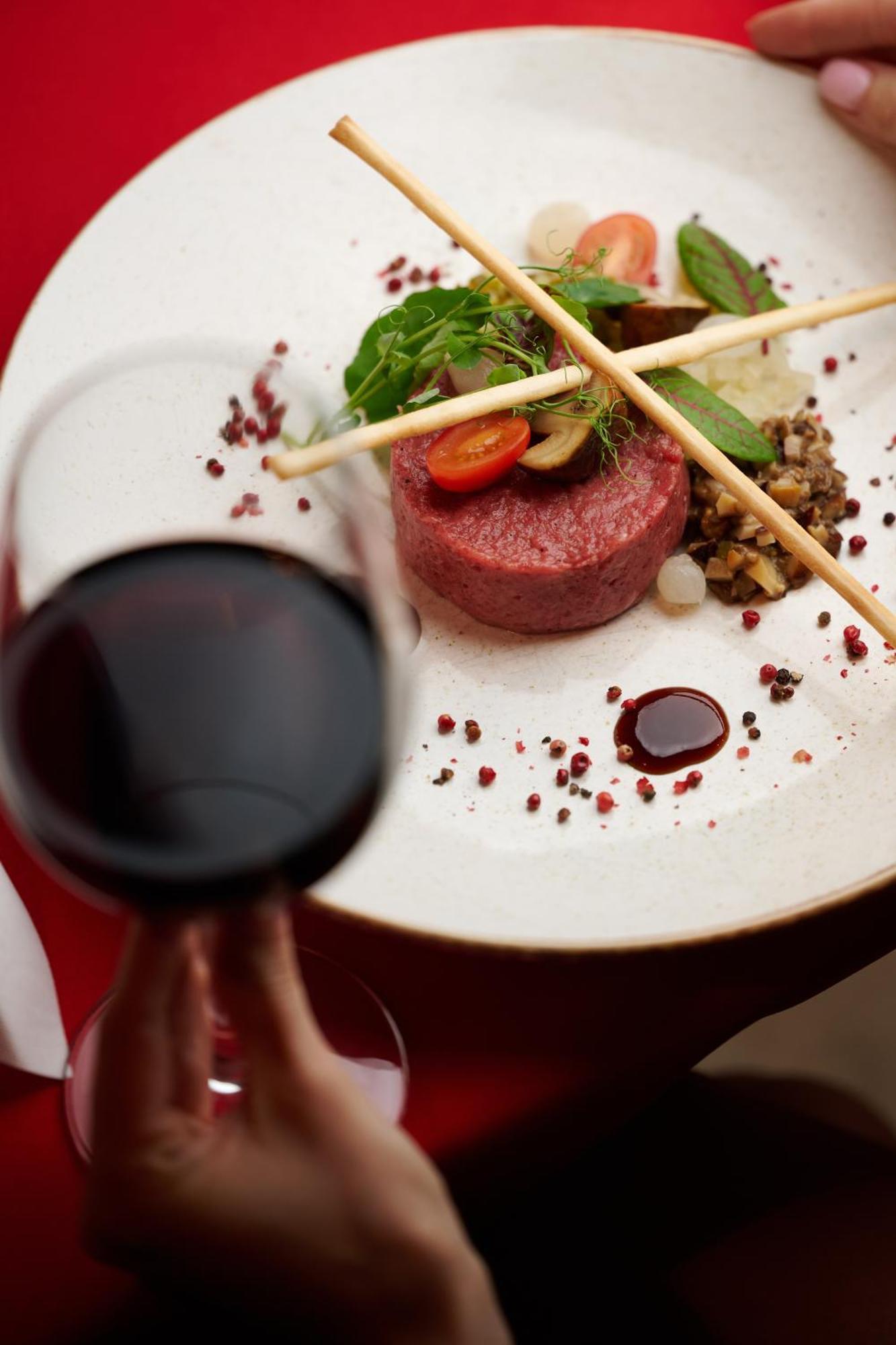 Willa Port Ostróda Eksteriør bilde A steak and wine dinner