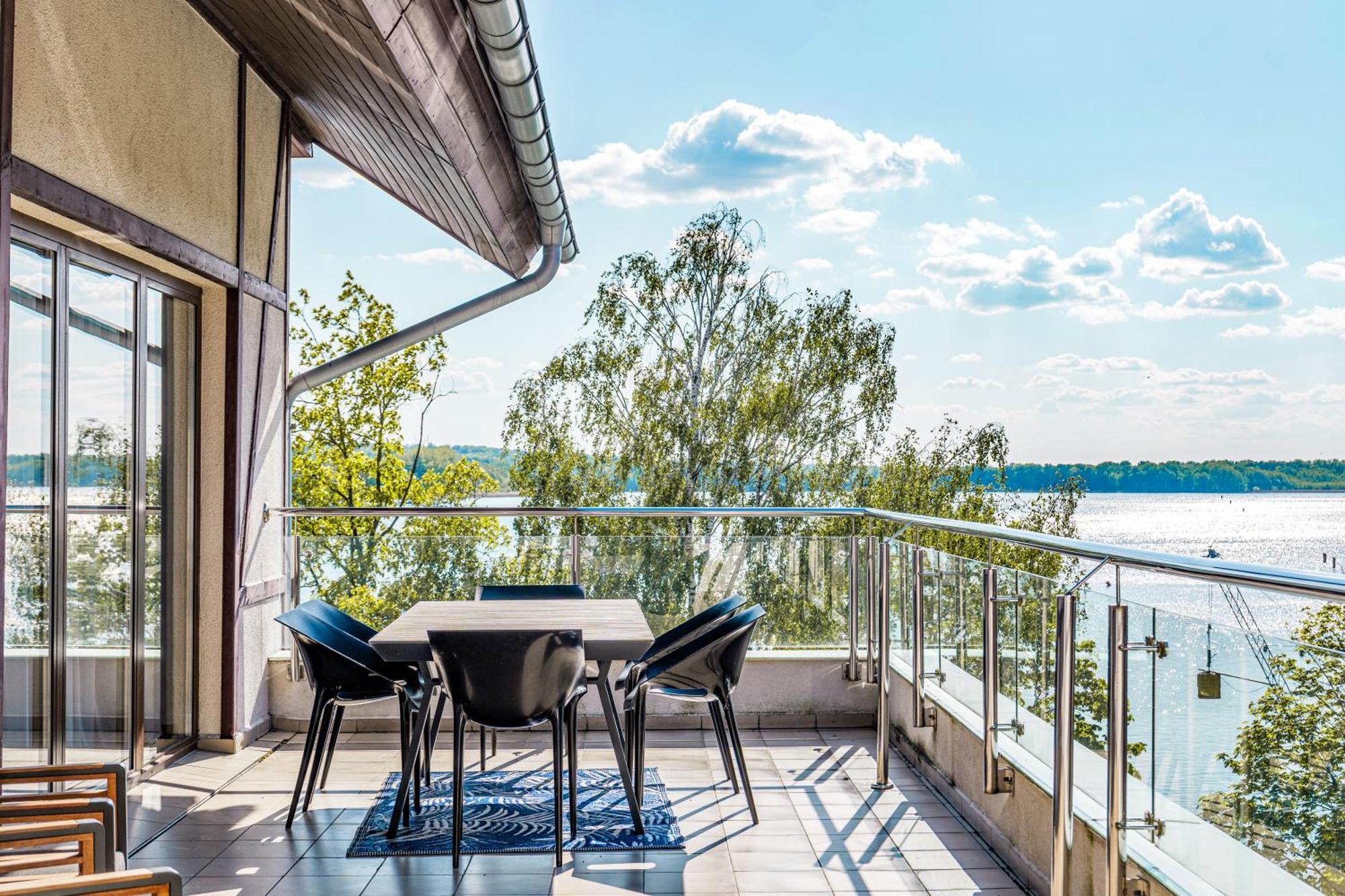 Willa Port Ostróda Eksteriør bilde A balcony