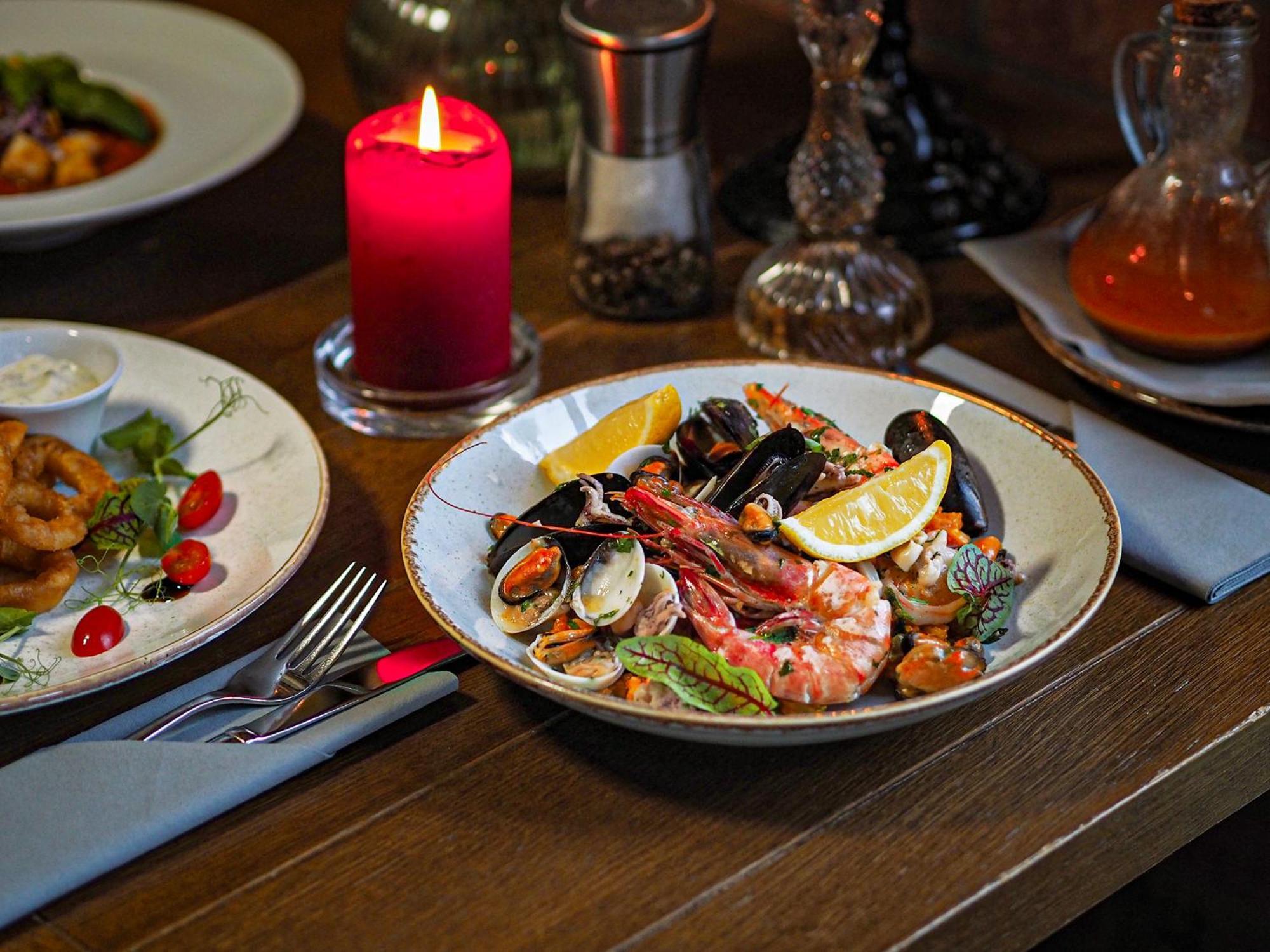 Willa Port Ostróda Eksteriør bilde Seafood salad