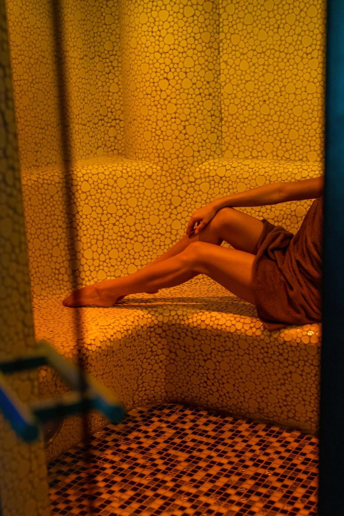 Willa Port Ostróda Eksteriør bilde A woman in a spa